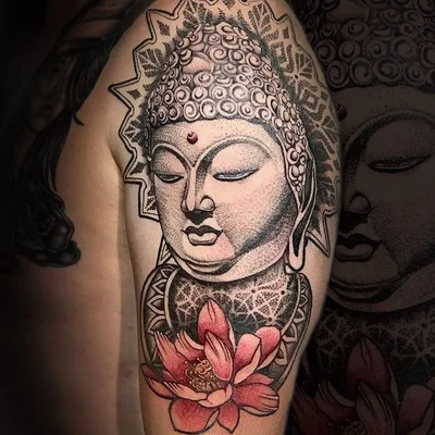 Susana Golden tattoo 043