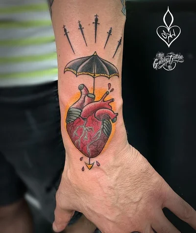 Susana Golden tattoo 047