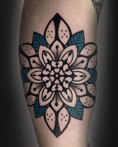 Susana Golden tattoo 049