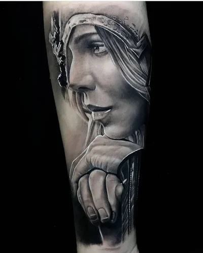Laetitia Luccioni tattoo 009