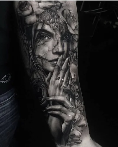 Laetitia Luccioni tattoo 036