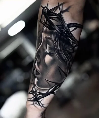 Laetitia Luccioni tattoo 041