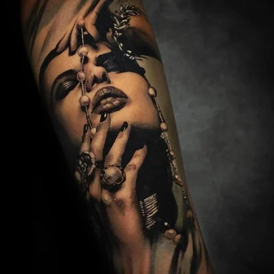 Laetitia Luccioni tattoo 043