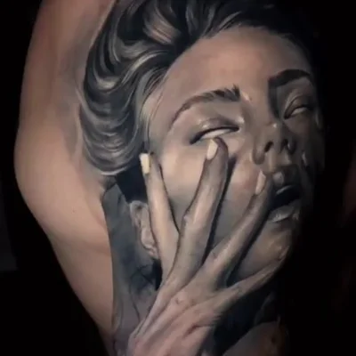 Laetitia Luccioni tattoo 047