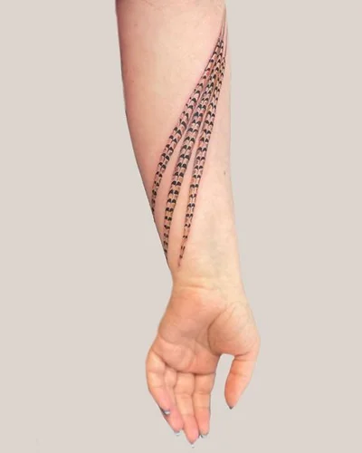 Thea Duskin tattoo 036