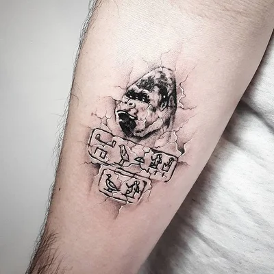 Brahian Mackeil tattoo 047