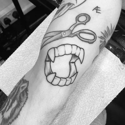 Rob Lake tattoo 023