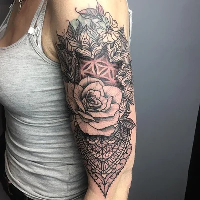 Maxine Lee tattoo 027