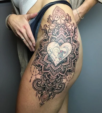 Maxine Lee tattoo 038