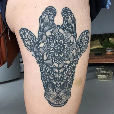 Maxine Lee tattoo 041