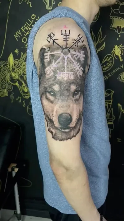 Maxine Lee tattoo 042