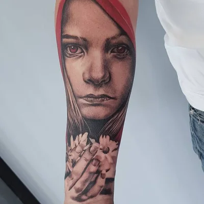 Maxine Lee tattoo 045