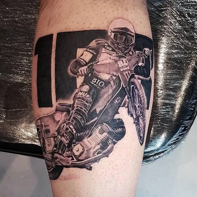 Maxine Lee tattoo 046