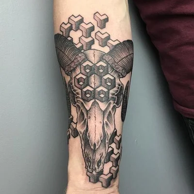 Maxine Lee tattoo 050