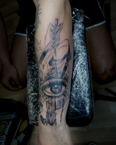 Greg Roberts tattoo 018