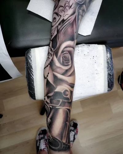 Greg Roberts tattoo 027