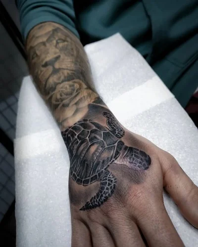 Greg Roberts tattoo 030