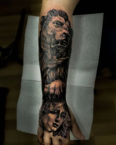 Greg Roberts tattoo 042
