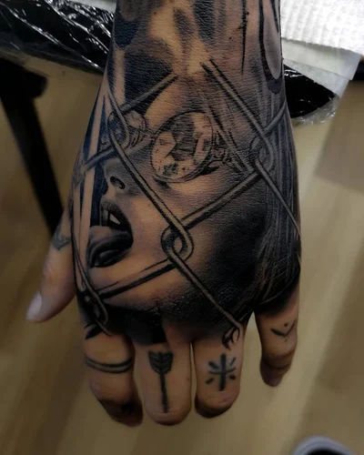 Greg Roberts tattoo 044