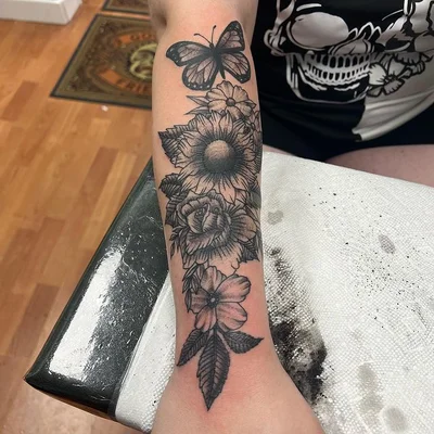 Monica tattoo 037