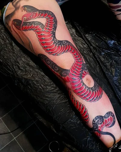 Michelle Maddison tattoo 017