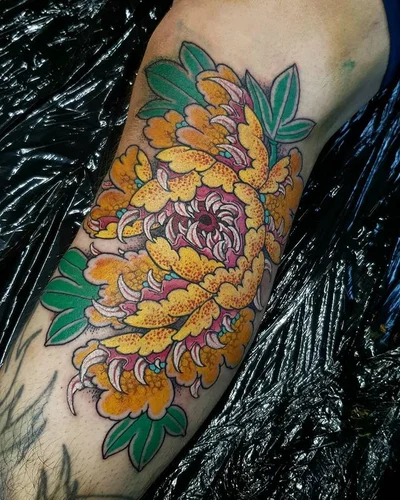Michelle Maddison tattoo 043