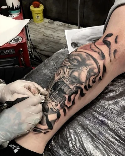 Theo Descending tattoo 018