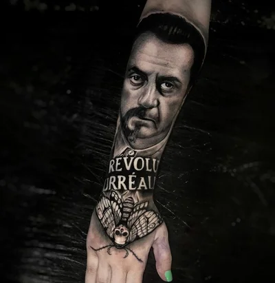 Theo Descending tattoo 029