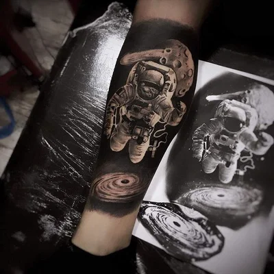 Theo Descending tattoo 030