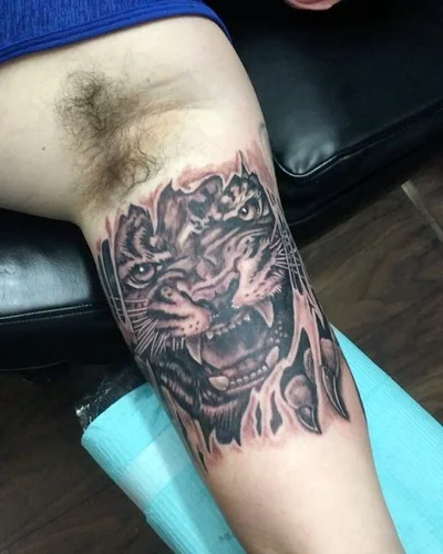 Captain Matt tattoo 011
