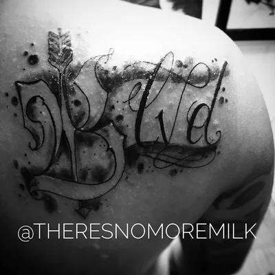 Kayla Brown tattoo 011