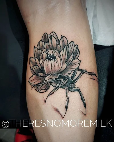 Kayla Brown tattoo 033