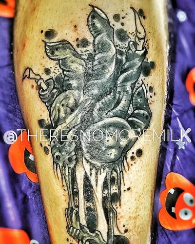 Kayla Brown tattoo 040