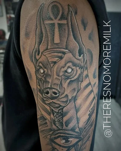Kayla Brown tattoo 041