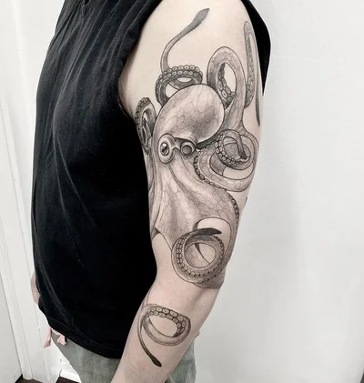 Rowan Starr tattoo 018