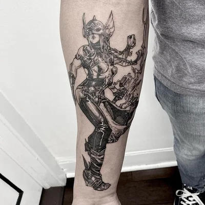 Rowan Starr tattoo 032