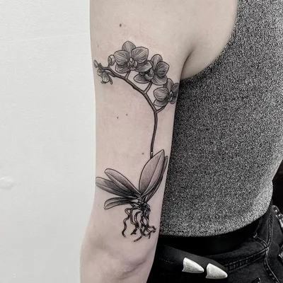 Rowan Starr tattoo 034