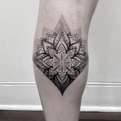 Rowan Starr tattoo 036
