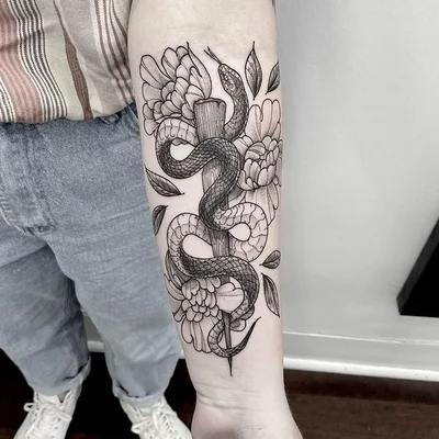 Rowan Starr tattoo 049