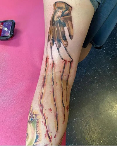 The Tattooed Lady tattoo 009