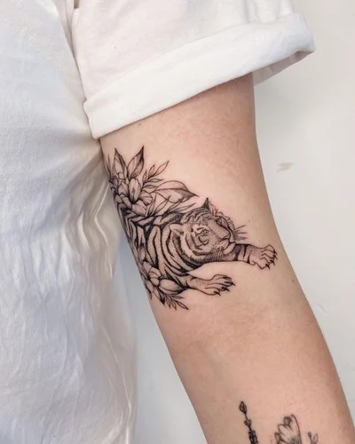 Jasmijn Bloemendaal tattoo 041