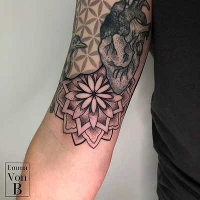 Emma Von B Tattooist tattoo 038