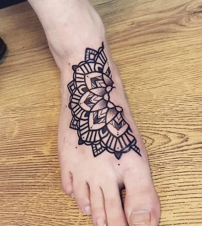 Emma Von B Tattooist tattoo 044