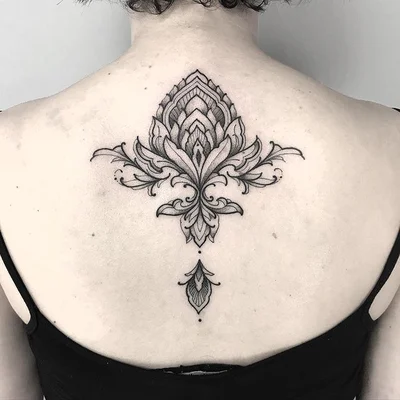 Thi Brandaõ tattoo 041