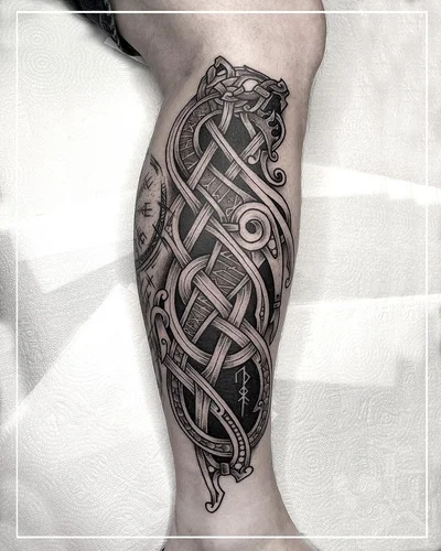 Thi Brandaõ tattoo 042