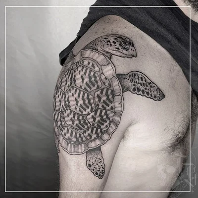 Thi Brandaõ tattoo 045