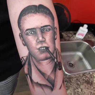 Jordan Curtis tattoo 033