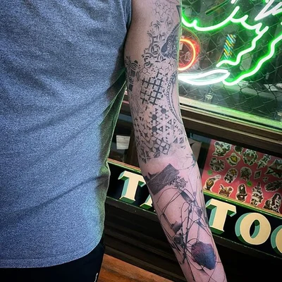 Thirteen Feet Tattoo tattoo 047