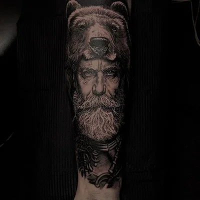 Thomas Wells tattoo 019