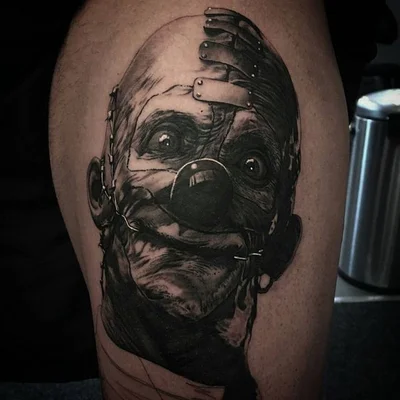 Thomas Wells tattoo 045